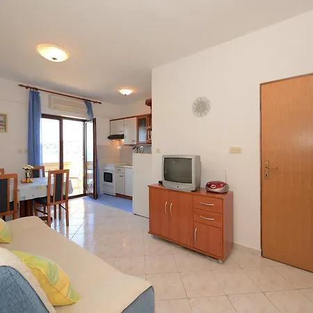 Apartments Mirela 30 *