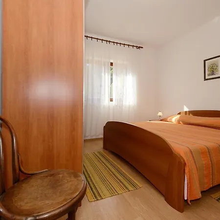 Apartments Mirela 30